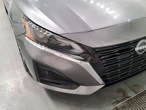 Used 2025 Nissan Altima 2.5 SV FWD image 8