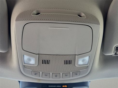 Used 2024 Ford Expedition XLT image 29