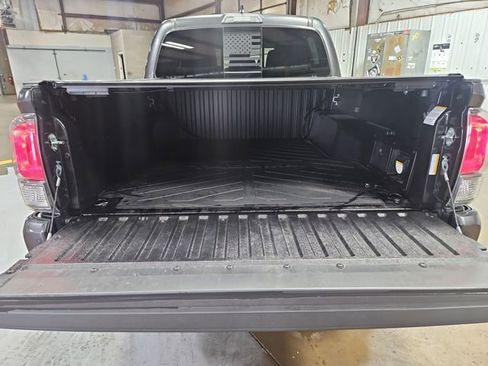 Used 2023 Toyota Tacoma TRD Sport image 18