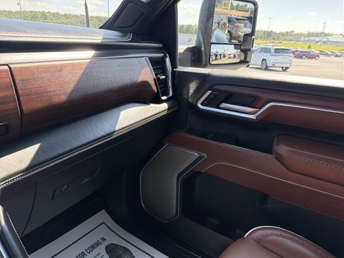 Used 2025 GMC Sierra 3500 Denali Ultimate AWD/4WD image 25