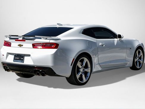 Used 2016 Chevrolet Camaro SS image 6