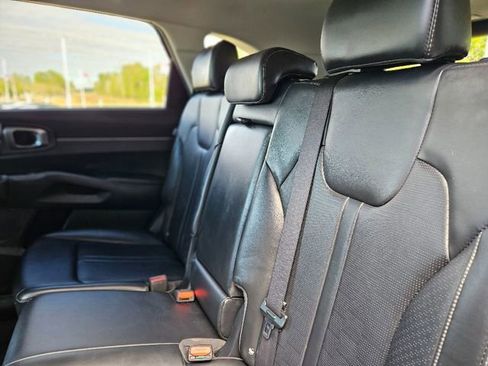 Used 2024 Kia Sorento S image 27