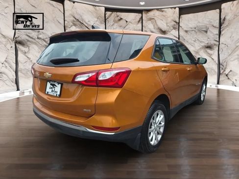 Used 2018 Chevrolet Equinox LS AWD/4WD image 5