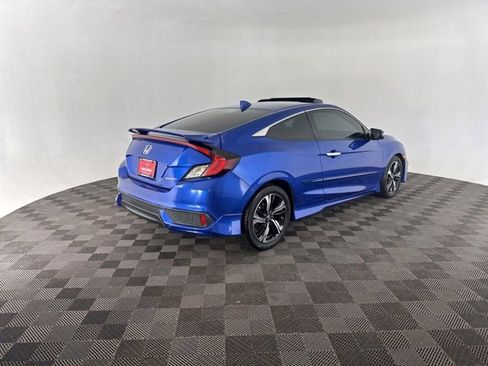 Used 2017 Honda Civic Touring image 5