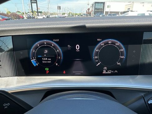 New 2025 Volkswagen Tiguan SE image 22