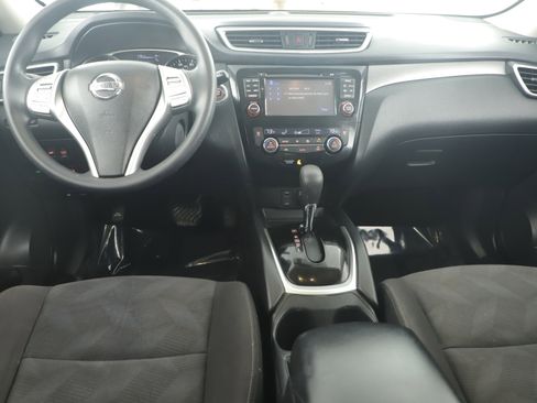 Used 2016 Nissan Rogue SV w/ SV Premium Package image 18