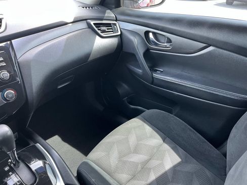 Used 2015 Nissan Rogue S AWD/4WD image 13