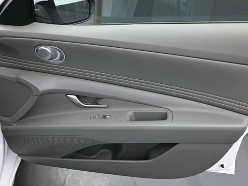 Certified 2024 Hyundai Elantra SEL w/ Convenience Package image 16