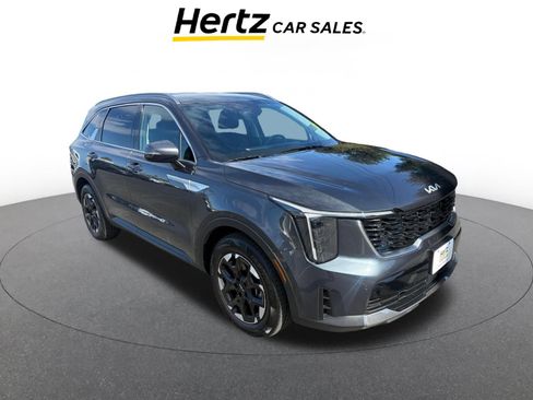Used 2024 Kia Sorento S image 1