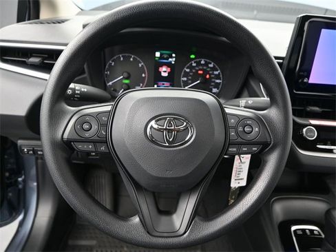 Used 2025 Toyota Corolla LE image 5