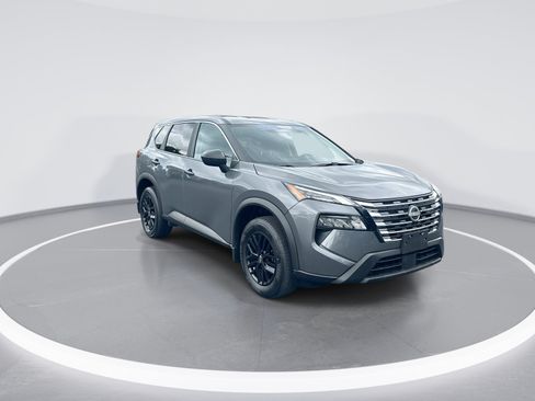 Used 2026 Nissan Rogue S AWD/4WD image 2