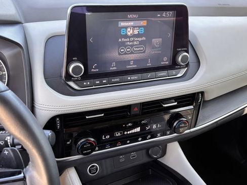 Used 2021 Nissan Rogue SL FWD image 15