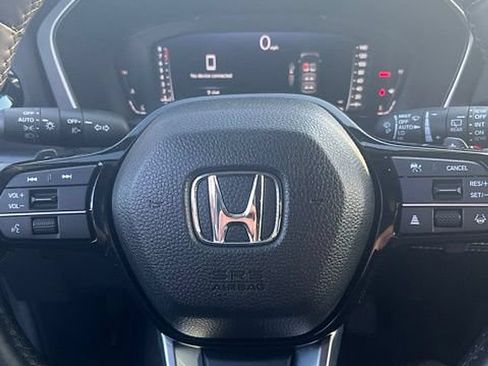 Used 2025 Honda Pilot Elite image 16