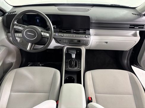 Used 2025 Hyundai Kona SEL FWD image 12