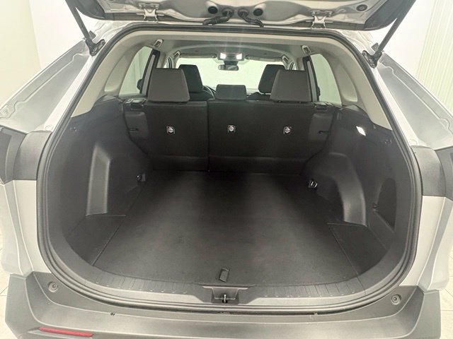 Used 2025 Toyota RAV4 XLE AWD/4WD image 8