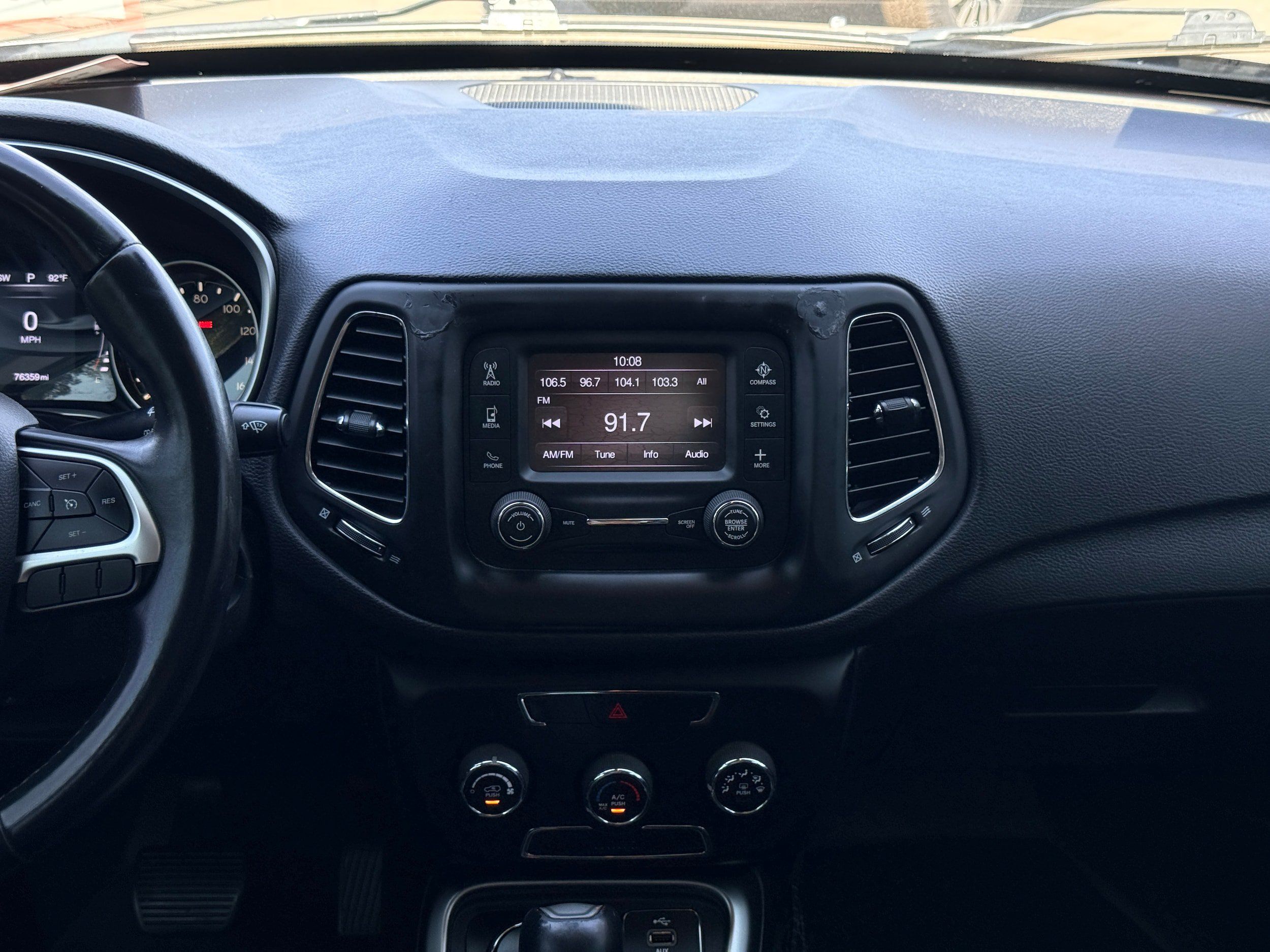 Used 2018 Jeep Compass Latitude AWD/4WD image 18