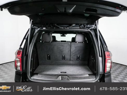 Used 2022 Chevrolet Tahoe Z71 w/ Luxury Package image 32