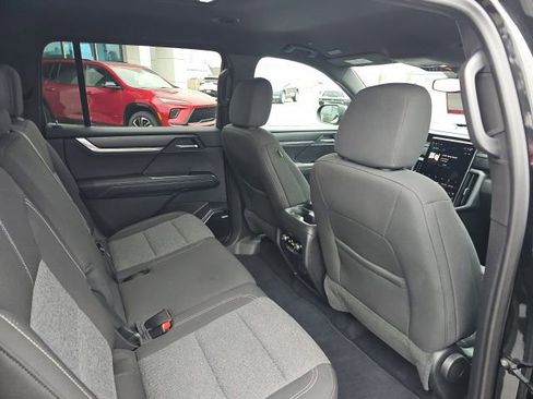 Used 2025 GMC Acadia Elevation image 35