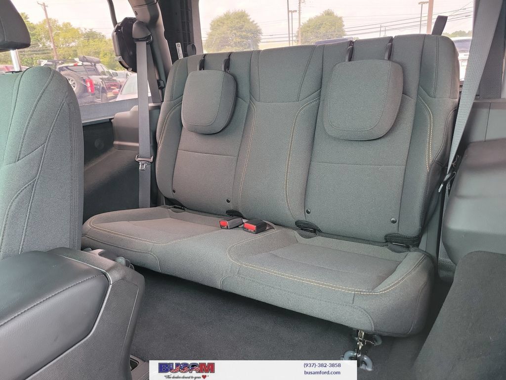 Used 2025 Jeep Wrangler Sport AWD/4WD image 9