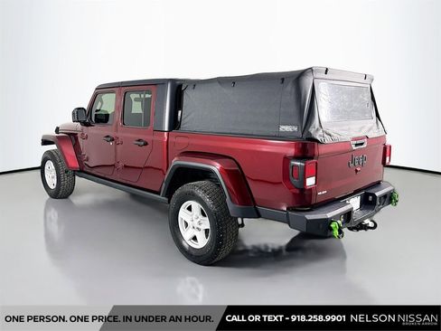 Used 2022 Jeep Gladiator Sport image 7