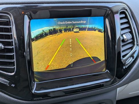 Used 2018 Jeep Compass Limited w/ Navigation Group FWD image 31