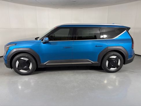 New 2026 Kia EV9 Wind AWD/4WD image 5
