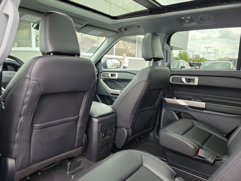 Certified 2023 Ford Explorer XLT w/ Equipment Group 202A image 15