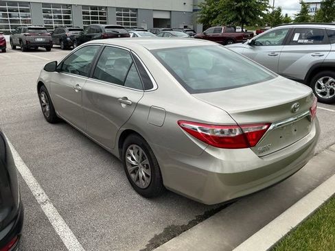 Used 2017 Toyota Camry LE FWD image 12