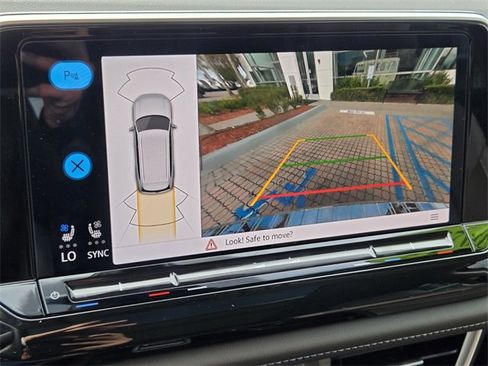 Certified 2025 Volkswagen Atlas SEL image 20