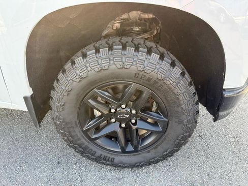 Used 2020 Chevrolet Silverado 1500 LT Trail Boss w/ Convenience Package AWD/4WD image 36