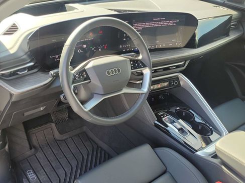 Certified 2025 Audi Q5 Premium Plus w/ Premium Plus AWD/4WD image 2