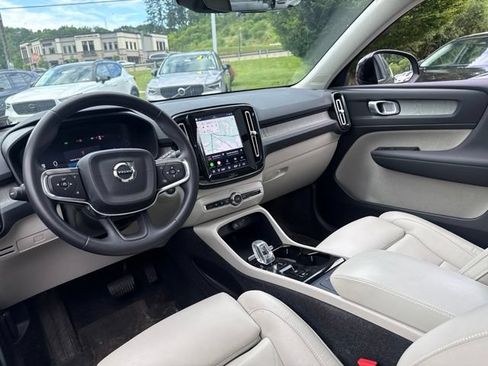 Used 2023 Volvo XC40 B5 Plus w/ Driver Assist Package AWD/4WD image 12