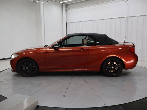 Used 2018 BMW M240i Convertible image 9