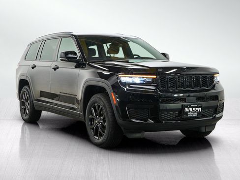 Used 2025 Jeep Grand Cherokee L Laredo AWD/4WD image 7