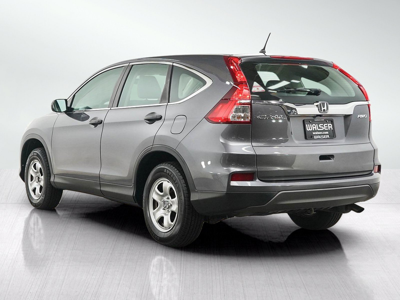 Used 2015 Honda CR-V LX image 3