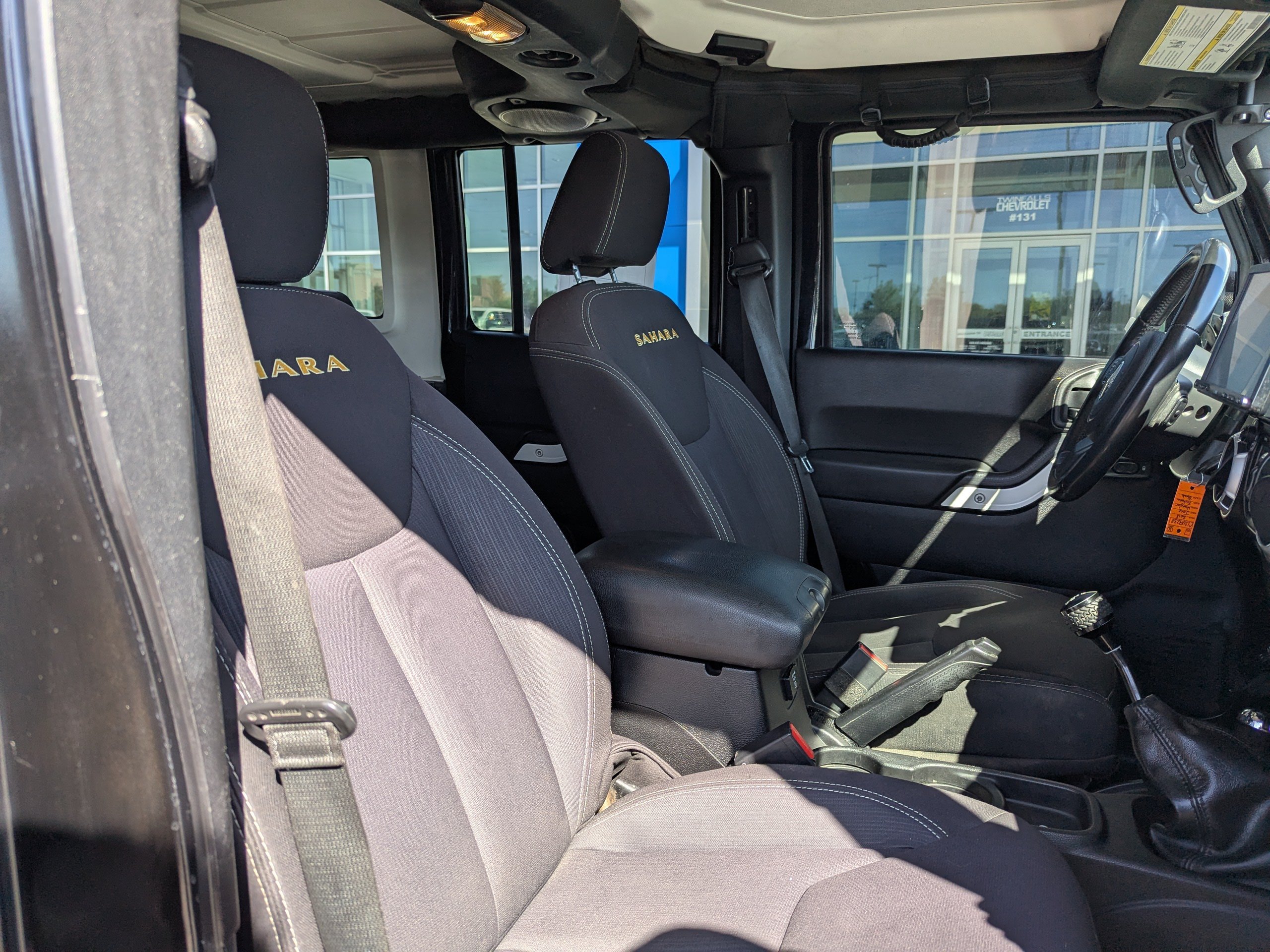 Used 2013 Jeep Wrangler Unlimited Sahara w/ Connectivity Group AWD/4WD image 36