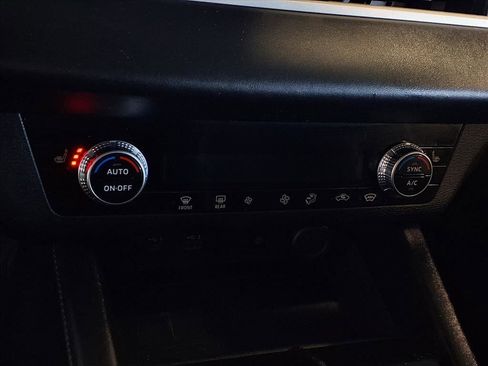 Used 2022 Mitsubishi Outlander SE image 22