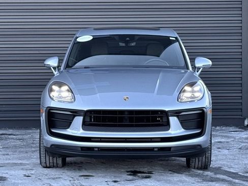 Certified 2022 Porsche Macan image 10