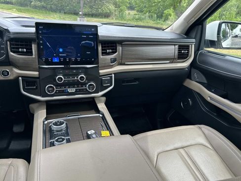 Used 2022 Ford Expedition Max Limited AWD/4WD image 20