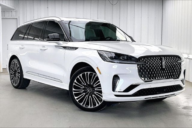 Used 2025 Lincoln Aviator Black Label AWD/4WD image 1