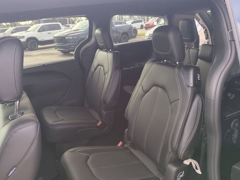 New 2026 Chrysler Voyager LX image 13