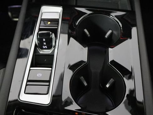 Used 2025 Volkswagen Atlas Peak Edition SE AWD/4WD image 33