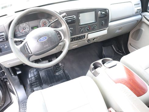 Used 2006 Ford F250 Lariat image 9