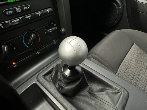 Used 2007 Ford Mustang Coupe RWD image 10
