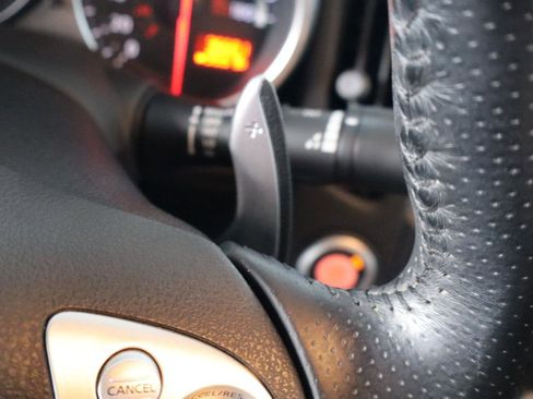 Used 2015 Nissan 370Z Coupe RWD image 22