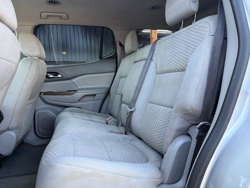 Used 2017 GMC Acadia SLE w/ LPO, Floor Liner Package AWD/4WD image 15