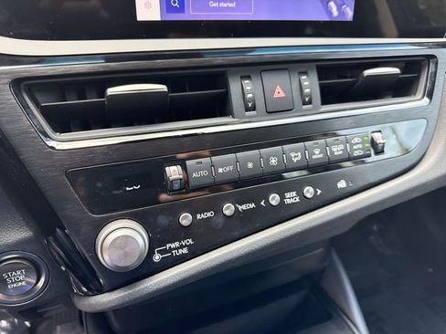 Certified 2023 Lexus ES 350 w/ Accessory Package (Z2) FWD image 19