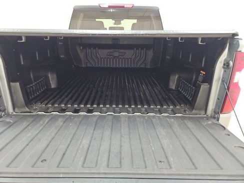 Used 2023 Chevrolet Silverado 1500 LT AWD/4WD image 17