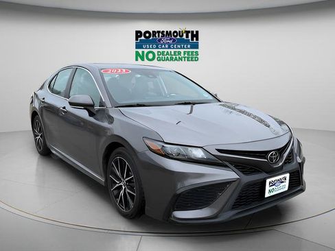 Used 2023 Toyota Camry SE FWD image 1