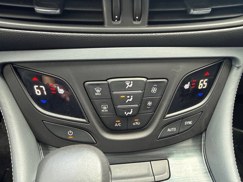 Used 2019 Buick Envision Premium AWD/4WD image 27